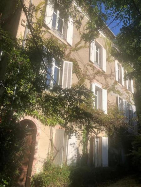 Maison de 1820 dans un écrin de verdure de 2 ha